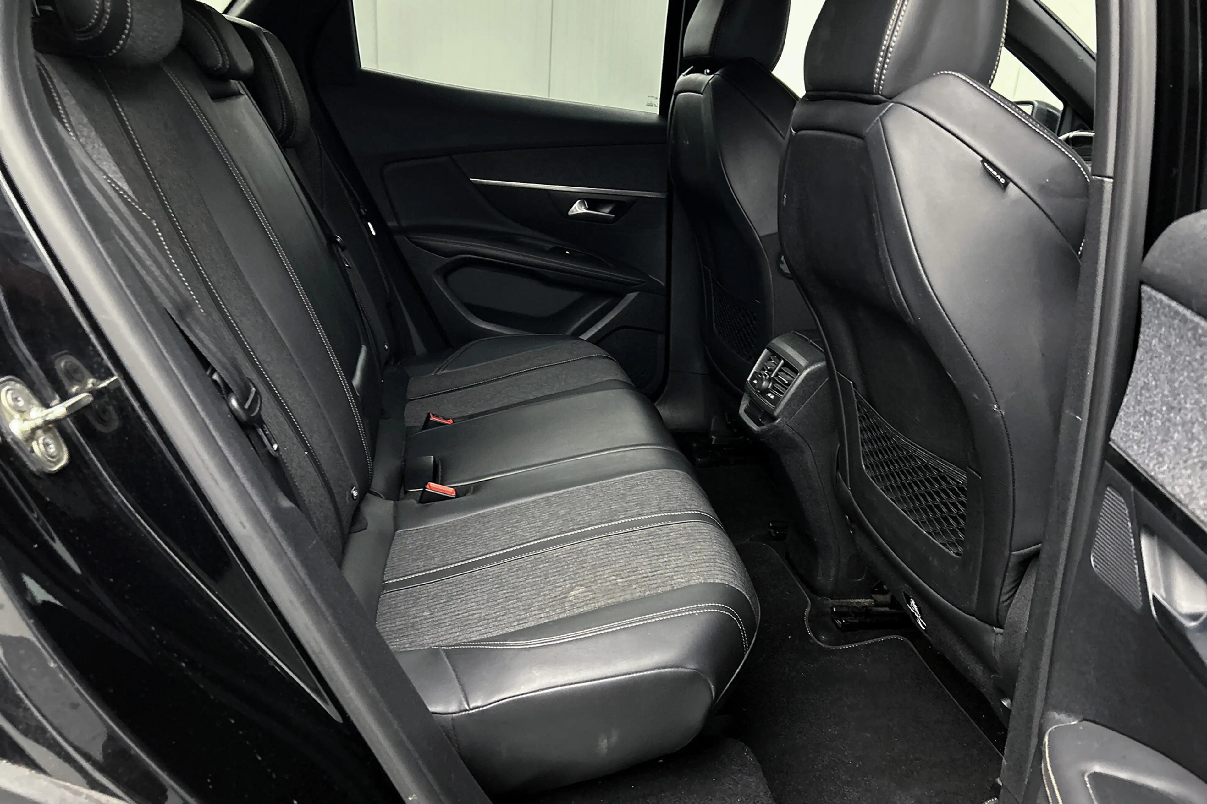Peugeot 3008 1.6 e-THP GT Line | Trekhaak | Camera | Half leder — photo 25