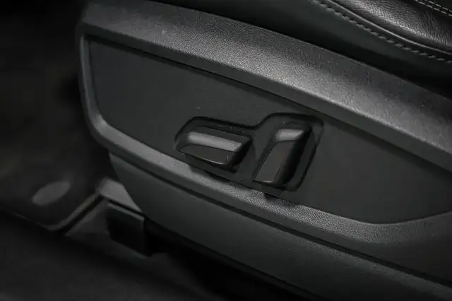 Audi Q5 view 10