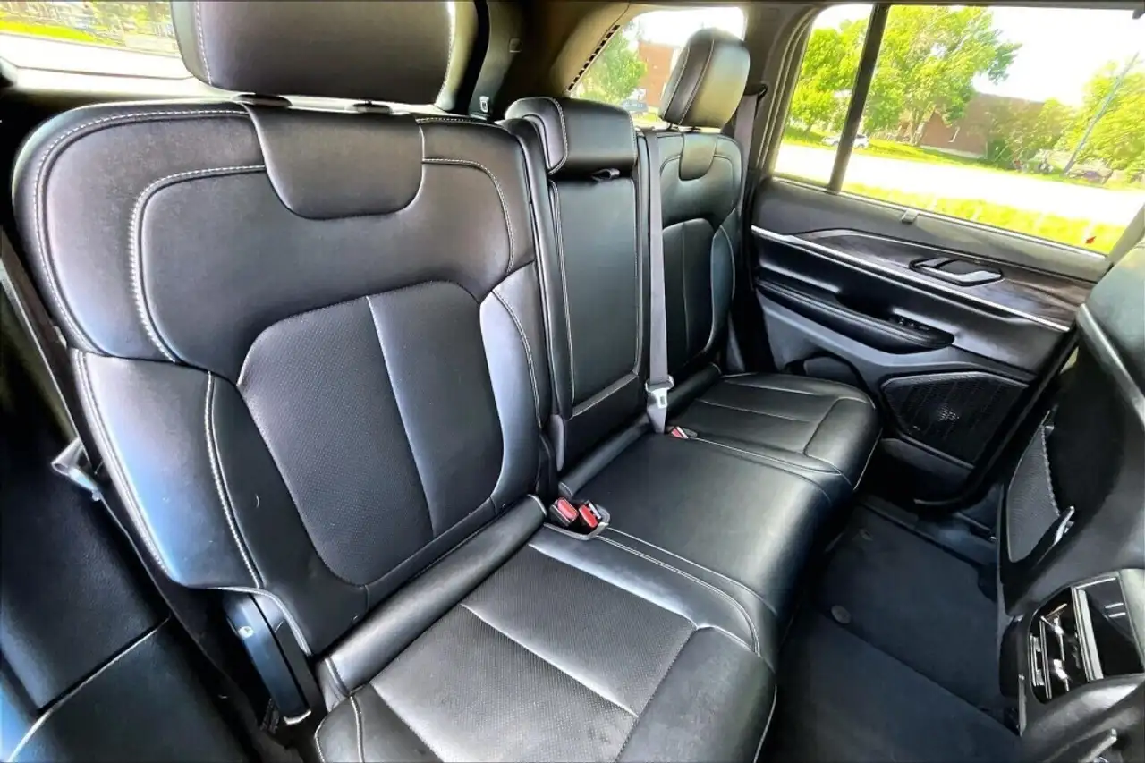 Jeep Grand Cherokee снимка Jeep Grand Cherokee