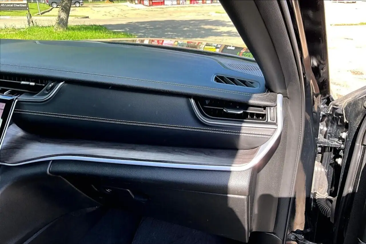 Jeep Grand Cherokee снимка Jeep Grand Cherokee