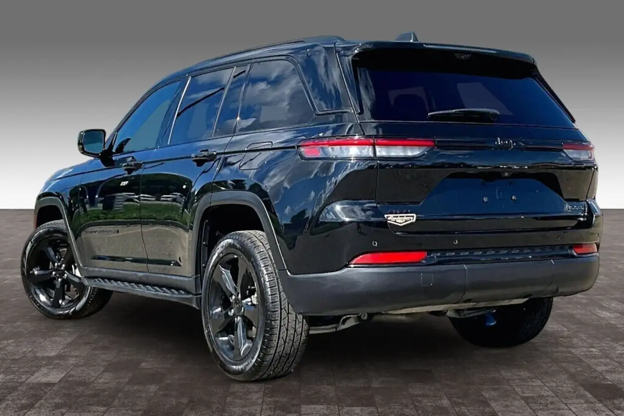 Jeep Grand Cherokee снимка Jeep Grand Cherokee