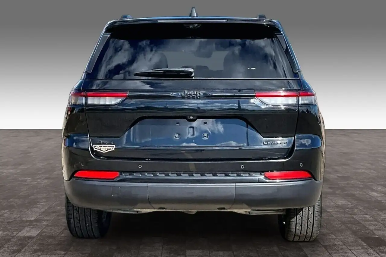 Jeep Grand Cherokee снимка Jeep Grand Cherokee