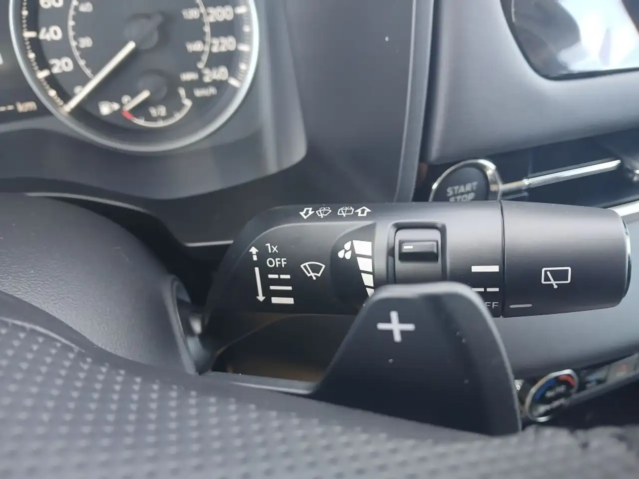 Mitsubishi Outlander снимка Mitsubishi Outlander