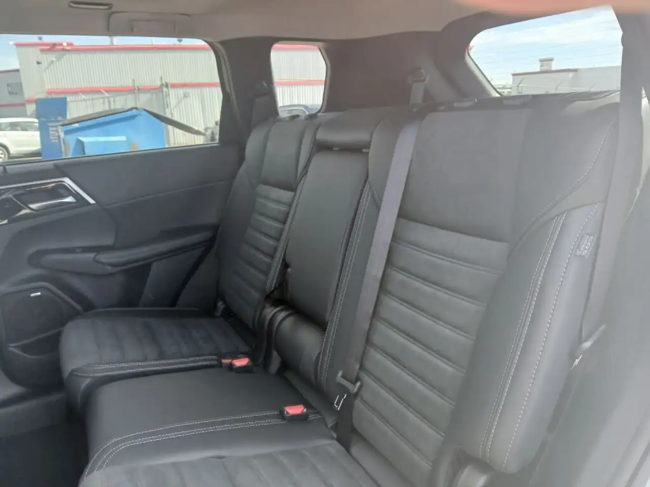 Mitsubishi Outlander снимка Mitsubishi Outlander