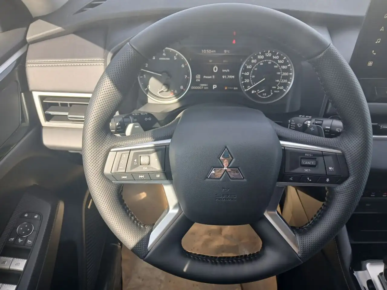 Mitsubishi Outlander снимка Mitsubishi Outlander