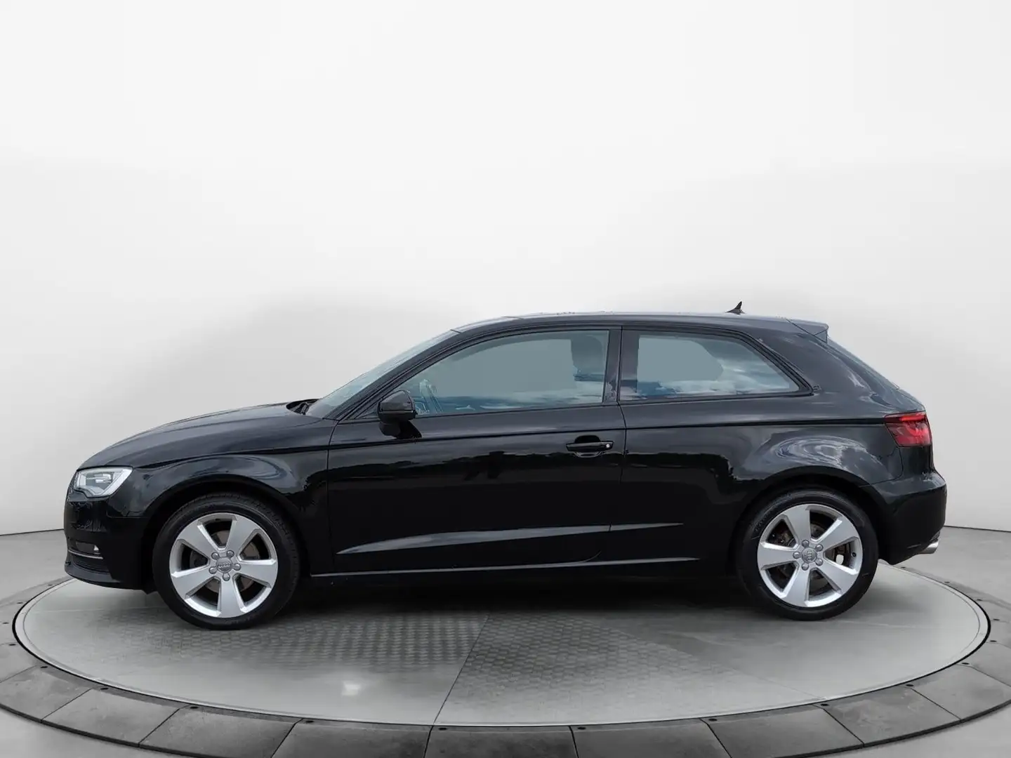 Audi A3 2.0 TDI S-Line Sportpaket, Xenon, Navigation, Zwart - 2