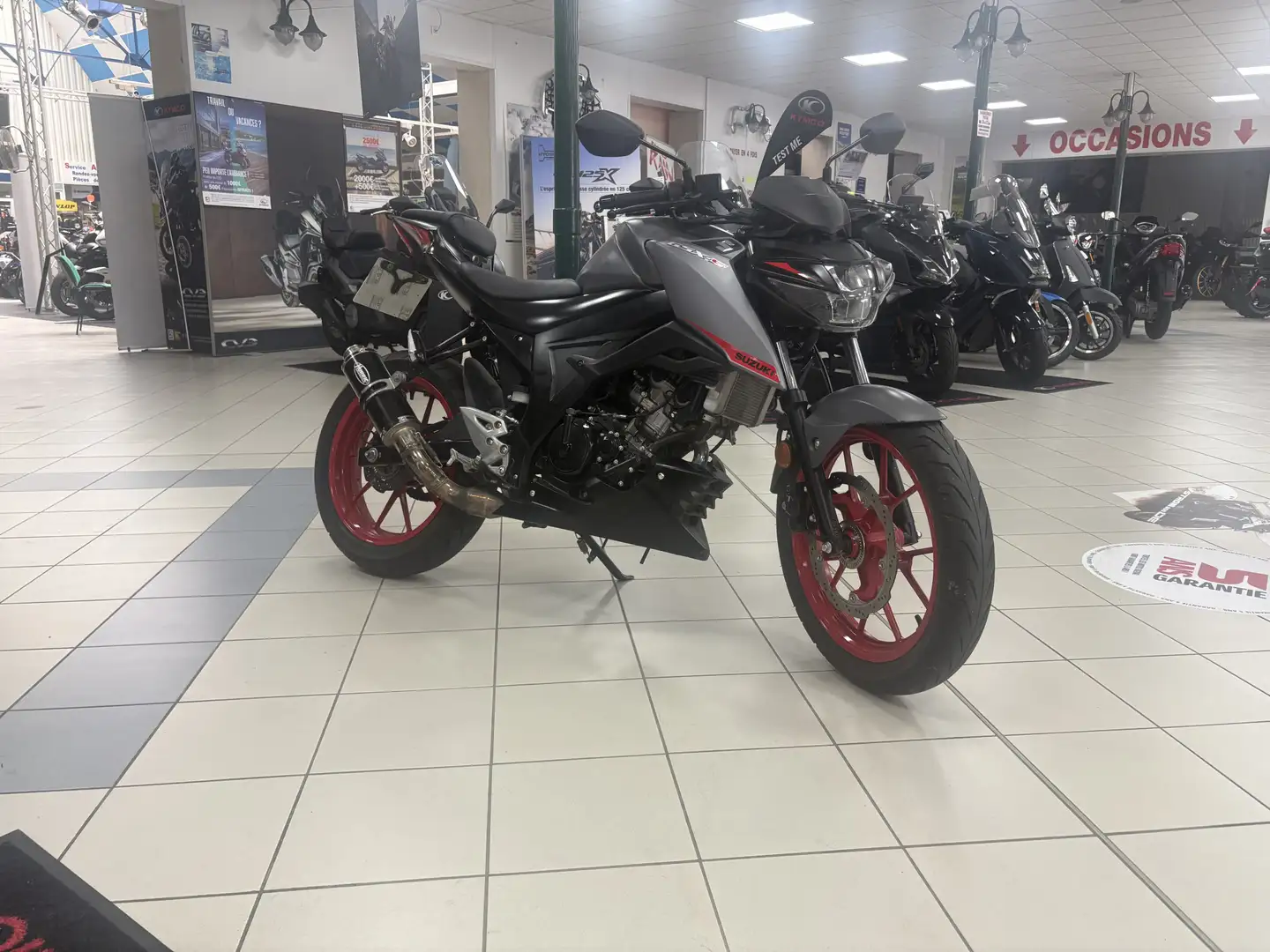 Suzuki GSX-S 125 Schwarz - 1