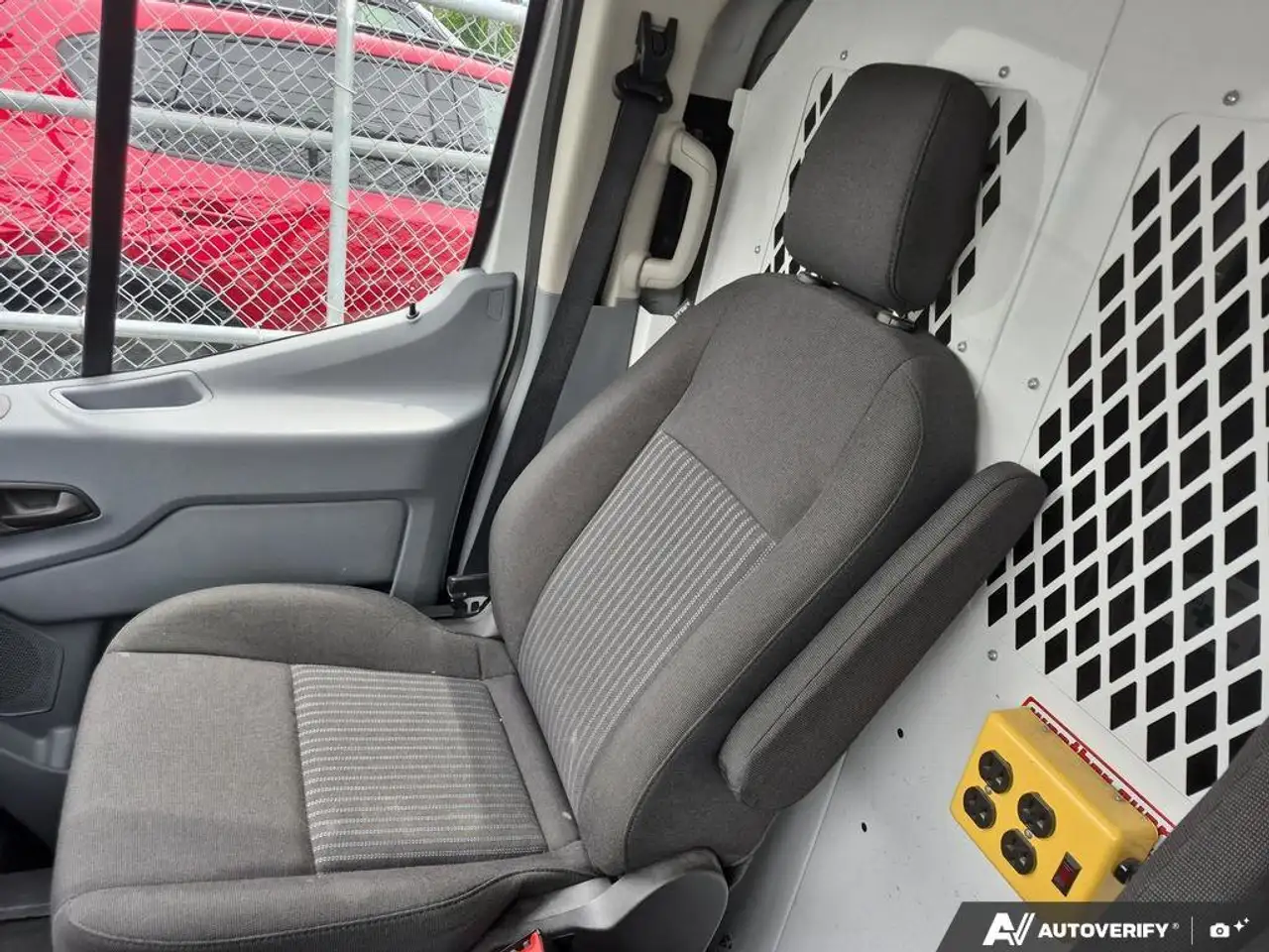 Ford Transit Cargo Van снимка Ford Transit Cargo Van