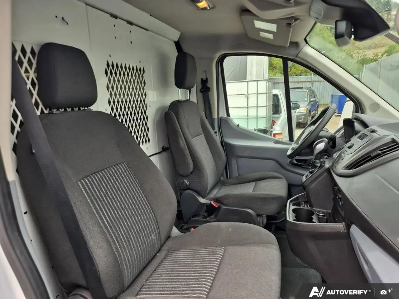 Ford Transit Cargo Van снимка Ford Transit Cargo Van