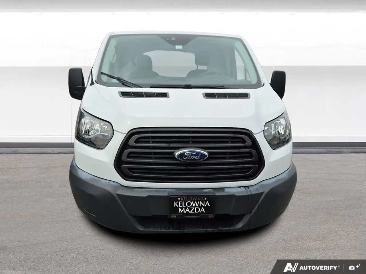 Ford Transit Cargo Van снимка Ford Transit Cargo Van