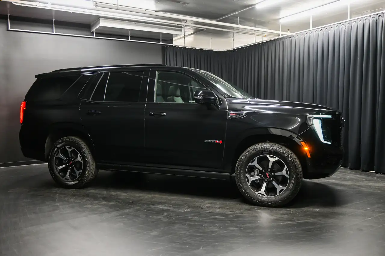 GMC Yukon снимка GMC Yukon