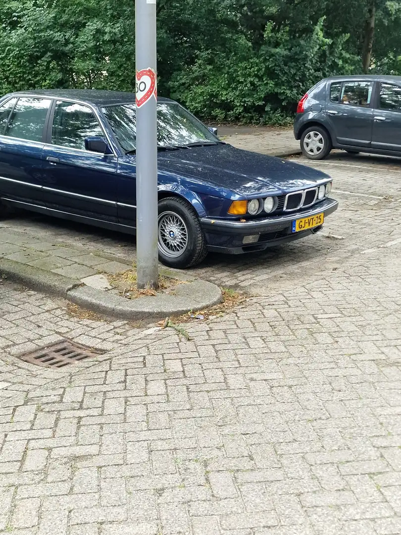 BMW 740 Executive Синій - 1