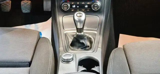 Mercedes-Benz B-Class view 14
