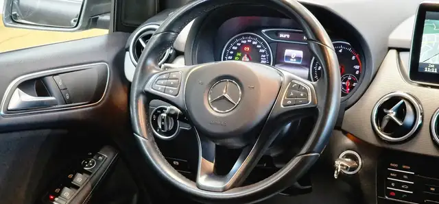 Mercedes-Benz B-Class view 12