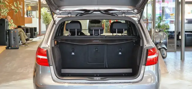 Mercedes-Benz B-Class view 9