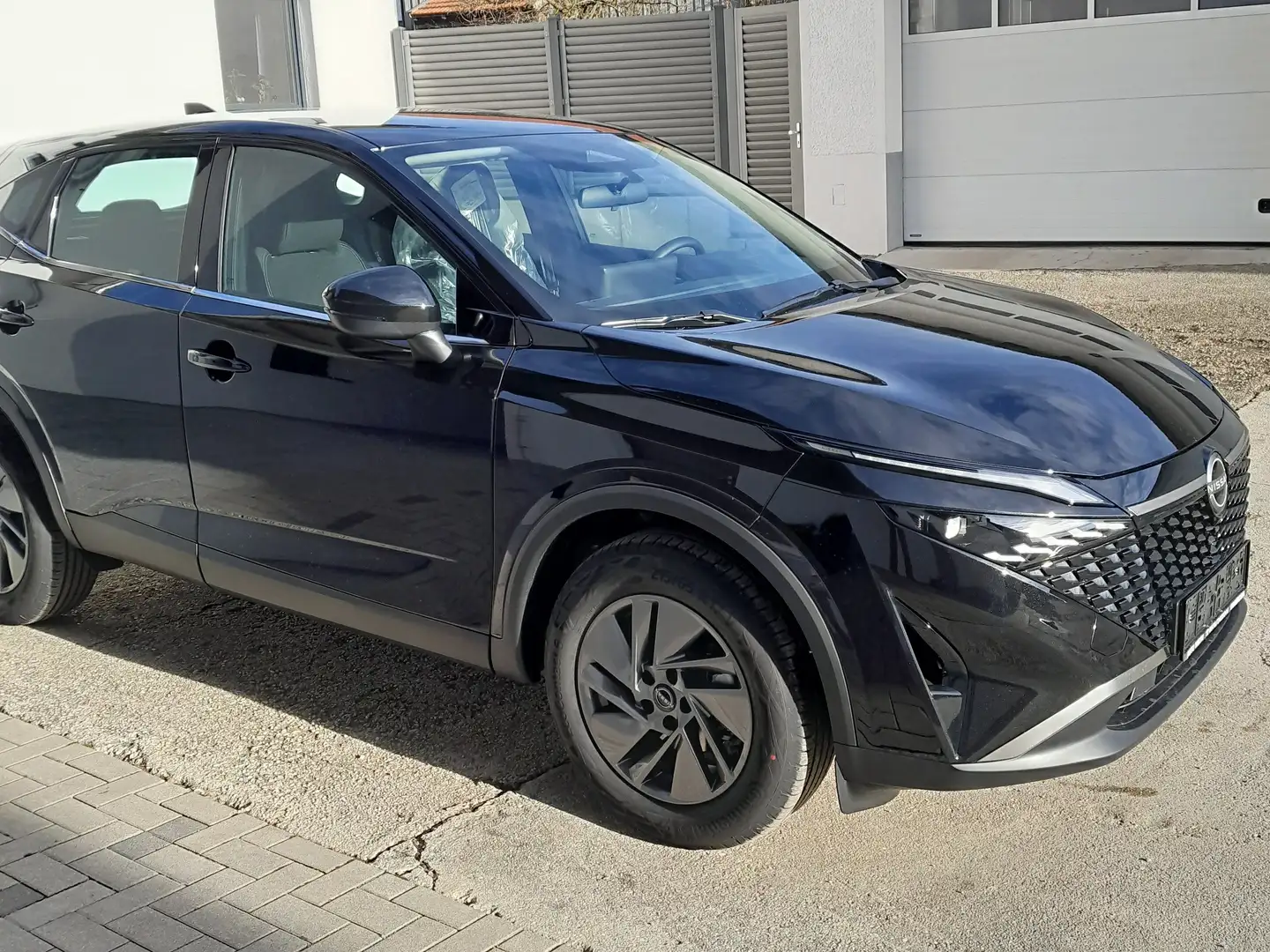 Nissan Qashqai 1.3 digt mhev ACENTA  PLUS Schwarz - 1