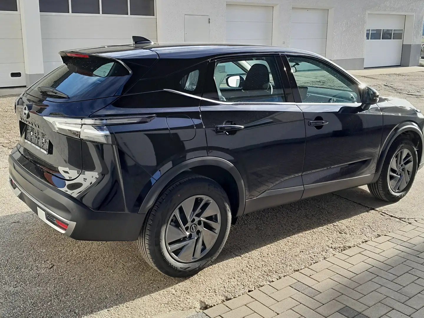 Nissan Qashqai 1.3 digt mhev ACENTA  PLUS Schwarz - 2