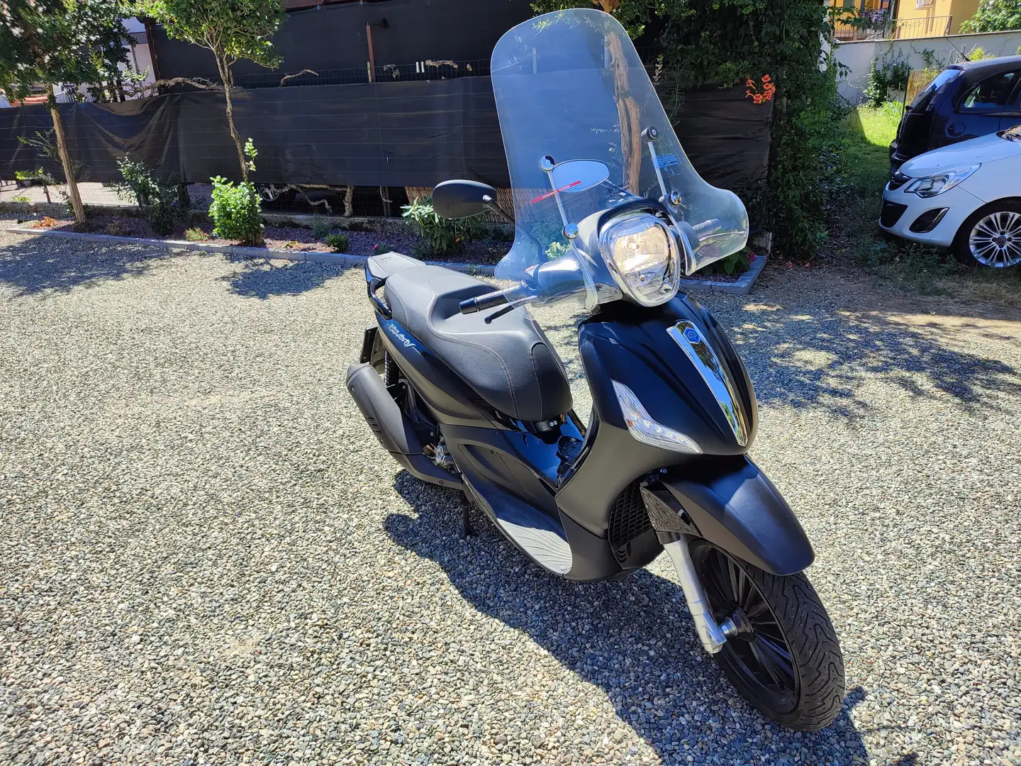Piaggio Beverly 300 Police Zwart - 1
