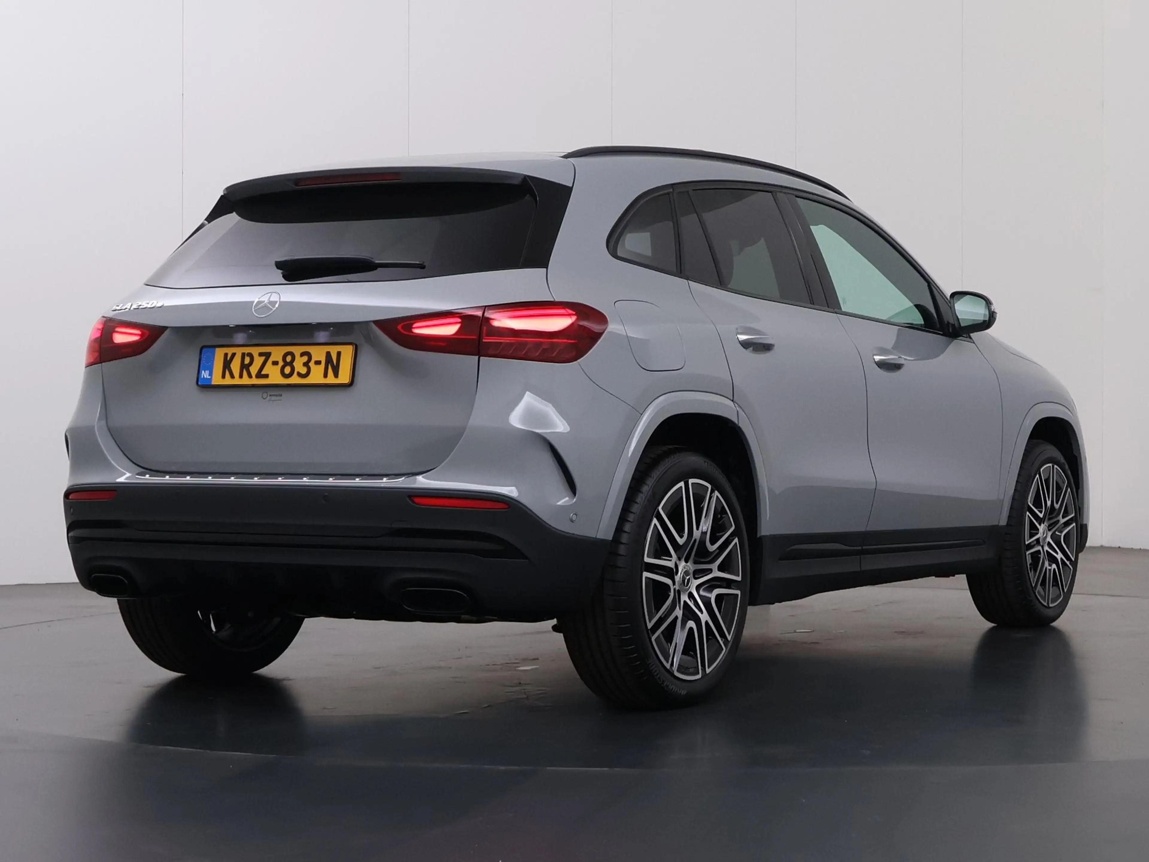 Mercedes-Benz GLA 250 250e 140 Years Edition | 20"LM velgen | AMG line | — photo 2