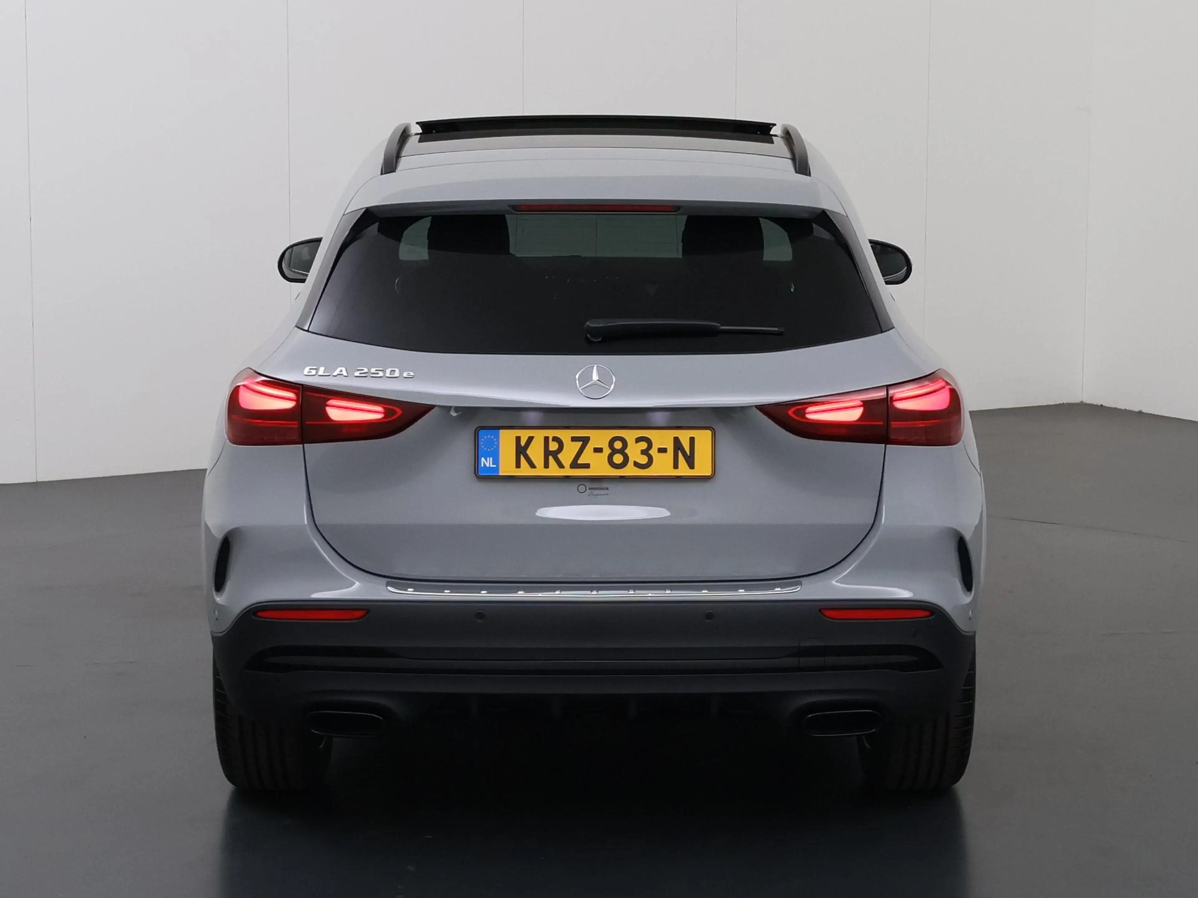 Mercedes-Benz GLA 250 250e 140 Years Edition | 20"LM velgen | AMG line | — photo 4