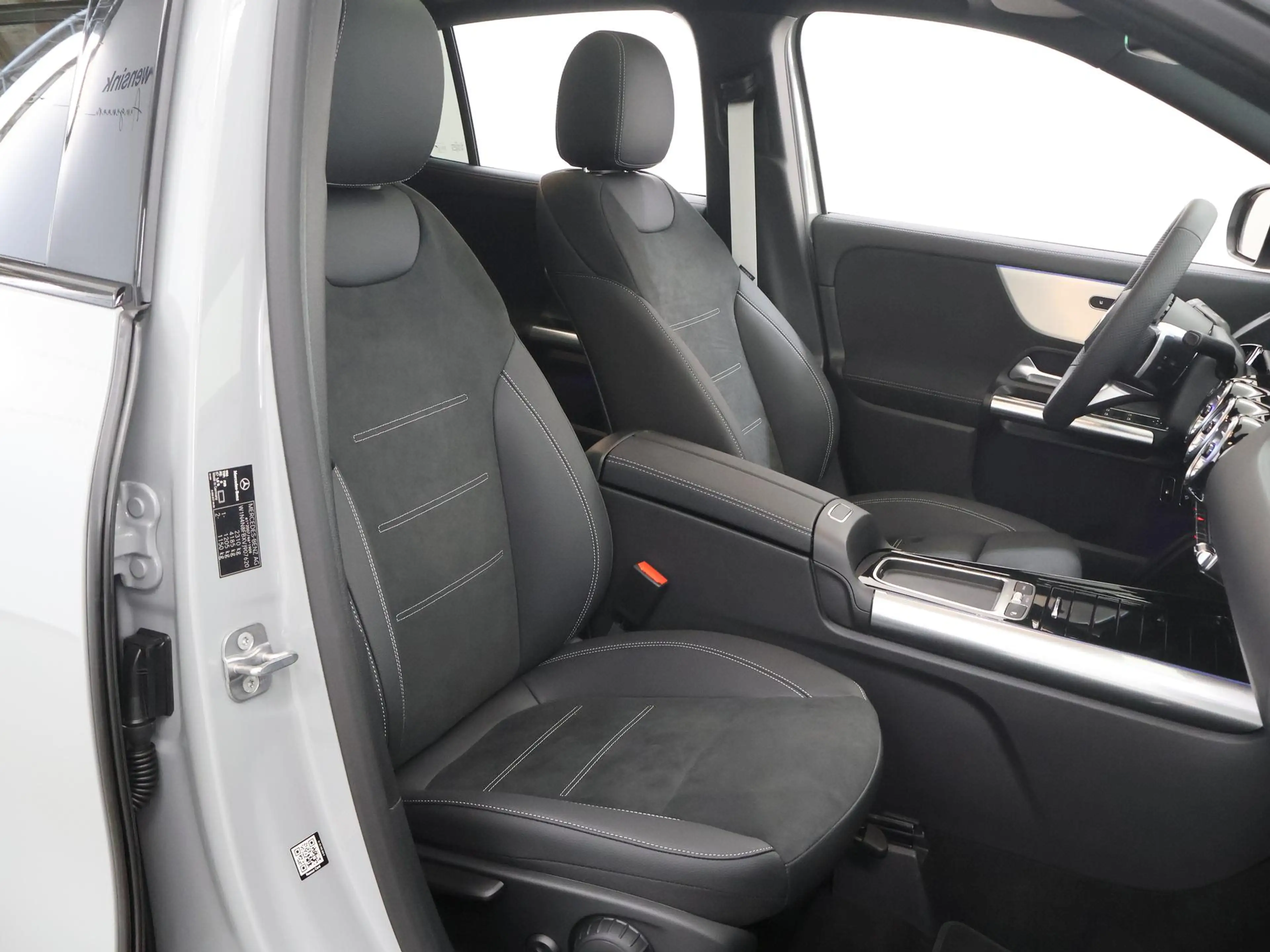 Mercedes-Benz GLA 250 250e 140 Years Edition | 20"LM velgen | AMG line | — photo 10