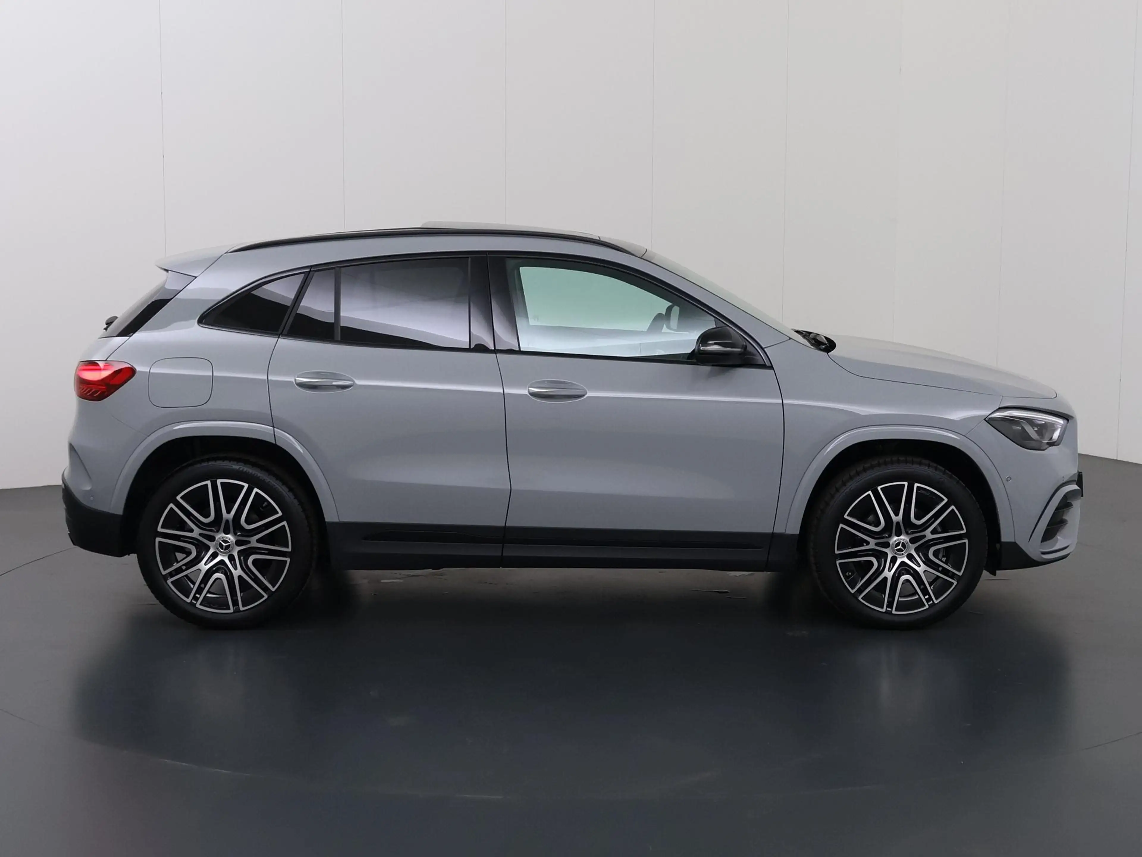 Mercedes-Benz GLA 250 250e 140 Years Edition | 20"LM velgen | AMG line | — photo 6