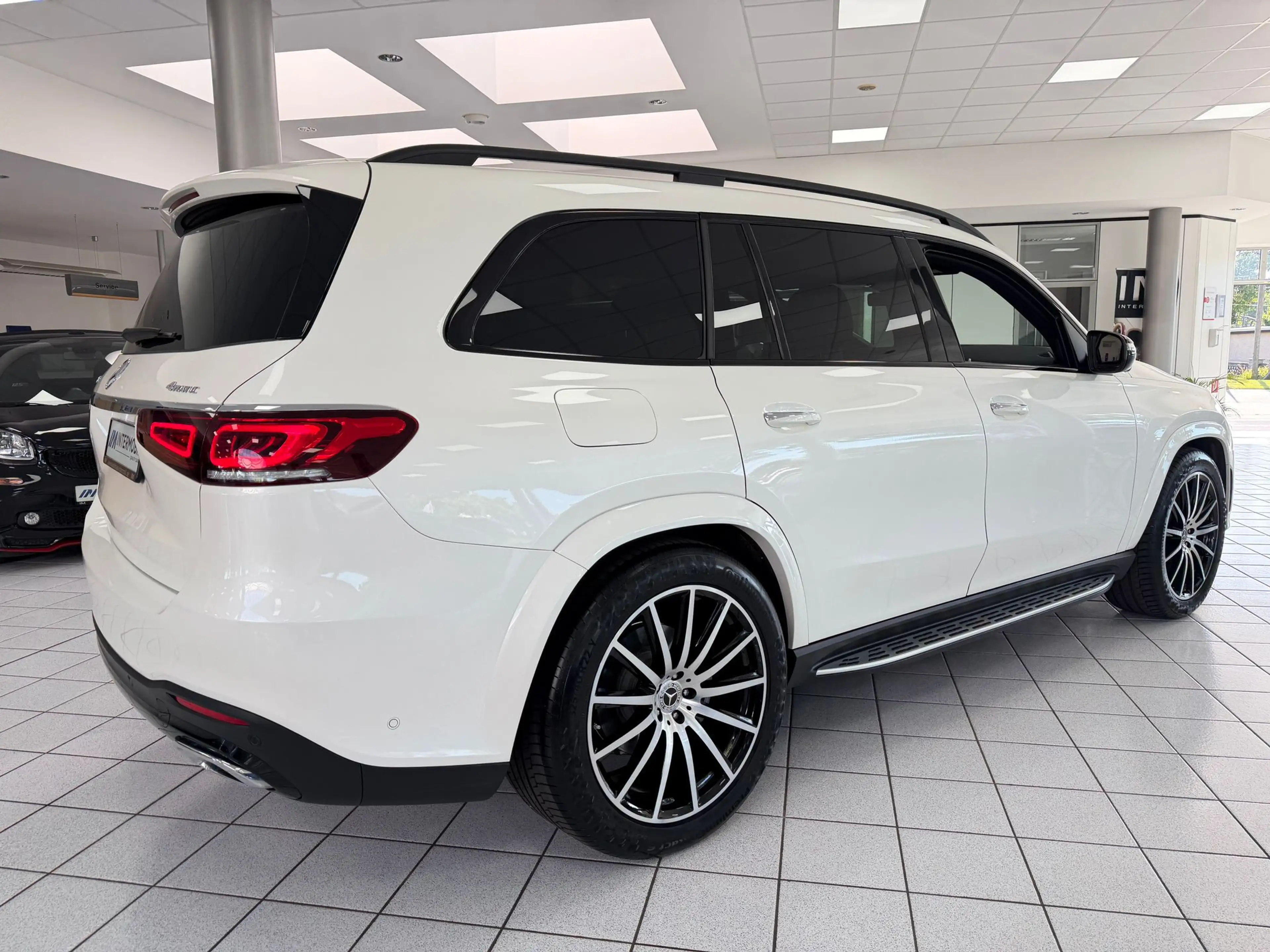 Mercedes-Benz GLS 450 4M*AMG*EXCL*AIRM*PANO*SOFT*DISTR*HUD*360 — photo 4