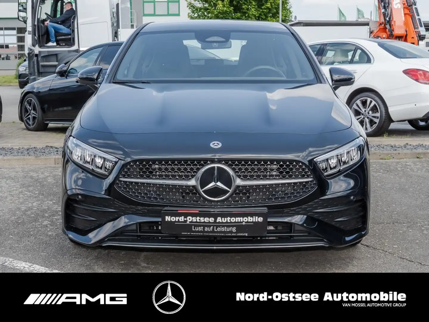 Mercedes-Benz A 200 AMG ADVANCED AHK LED KAMERA DISTRONIC SHZG Schwarz - 2