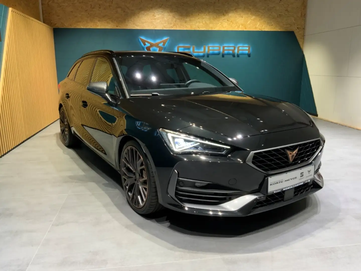 CUPRA Leon SP VZ 2.0TSI DSG 4Drive+AHK +Beats+ACC+Navi Zwart - 2