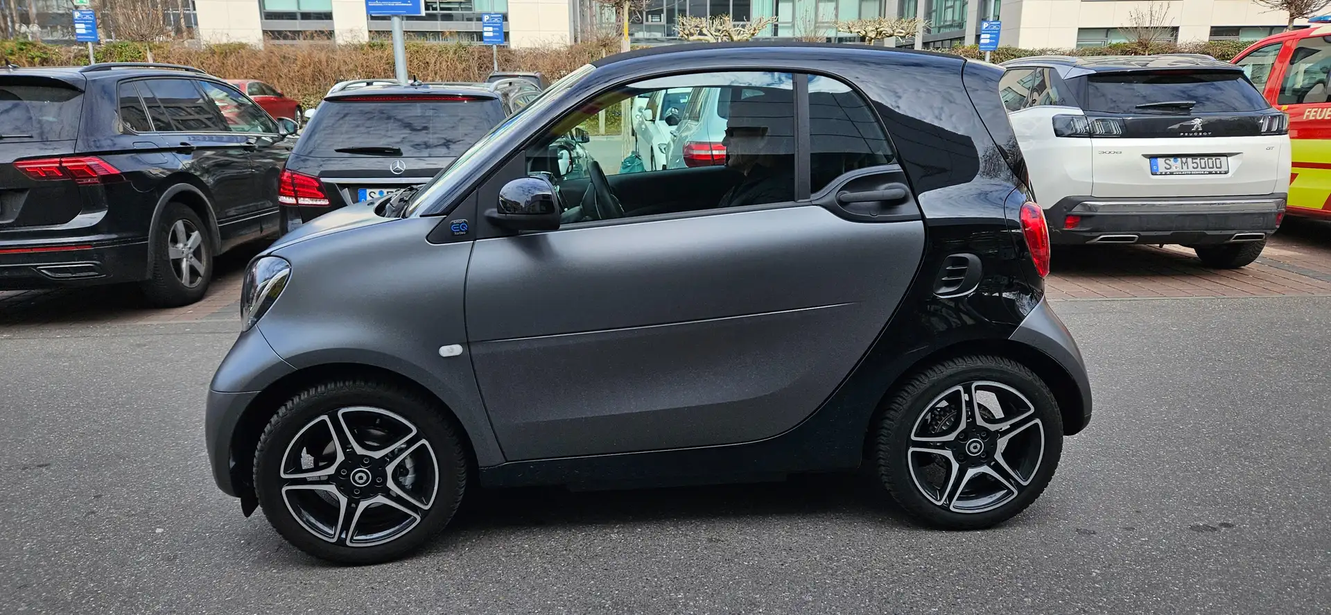 smart forTwo Coupe Grau - 2