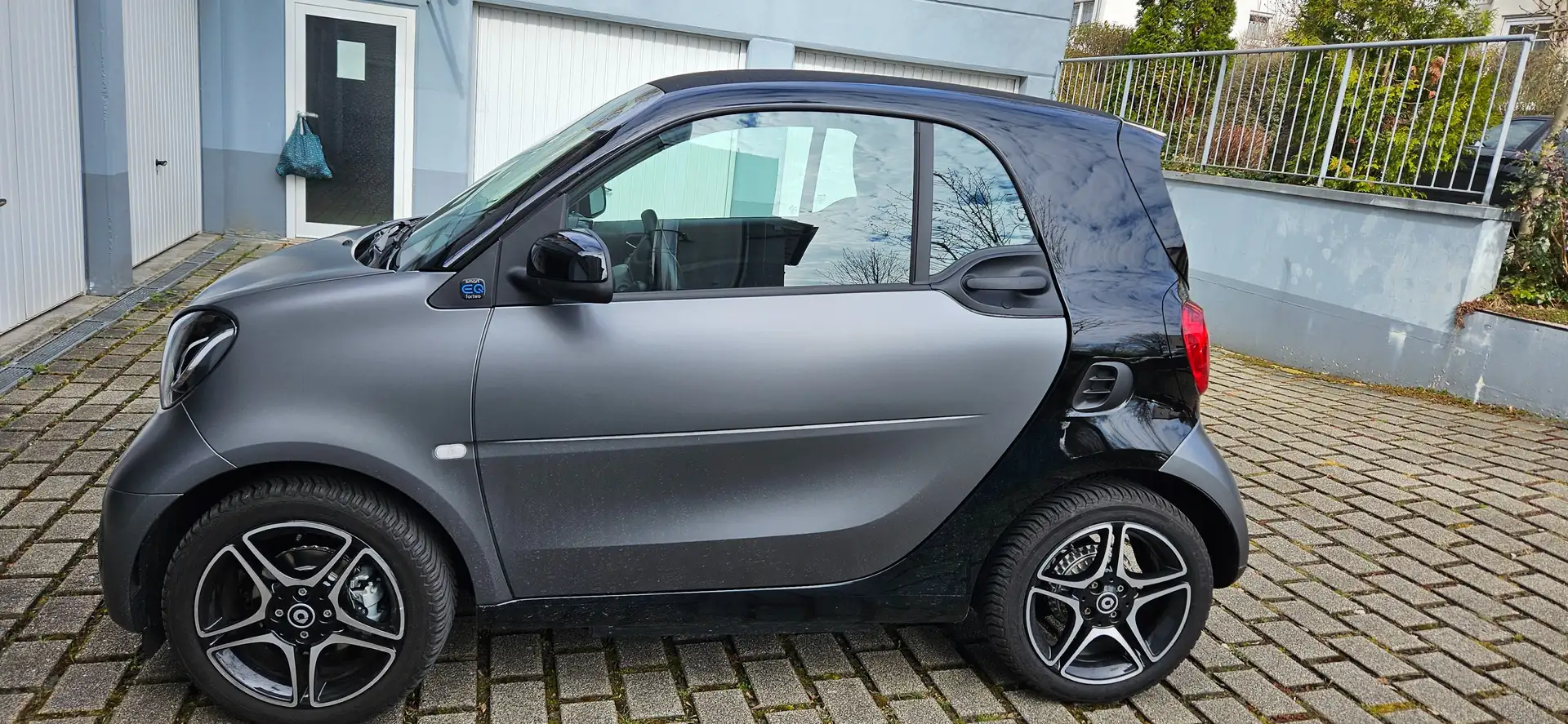 smart forTwo Coupe Grau - 1
