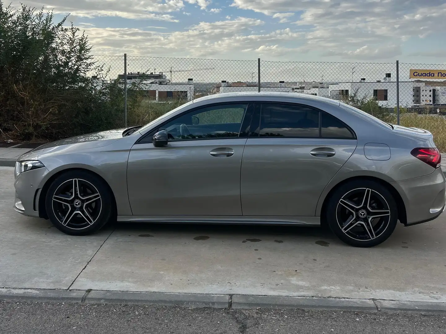 Mercedes-Benz A 180 A 180d 7G-DCT Gris - 2