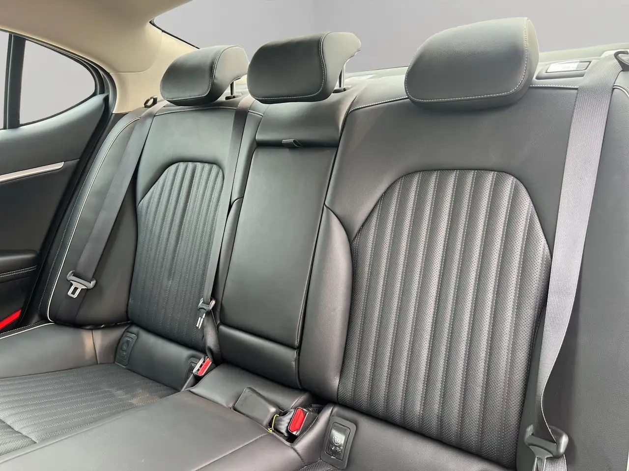 Genesis G70 снимка Genesis G70