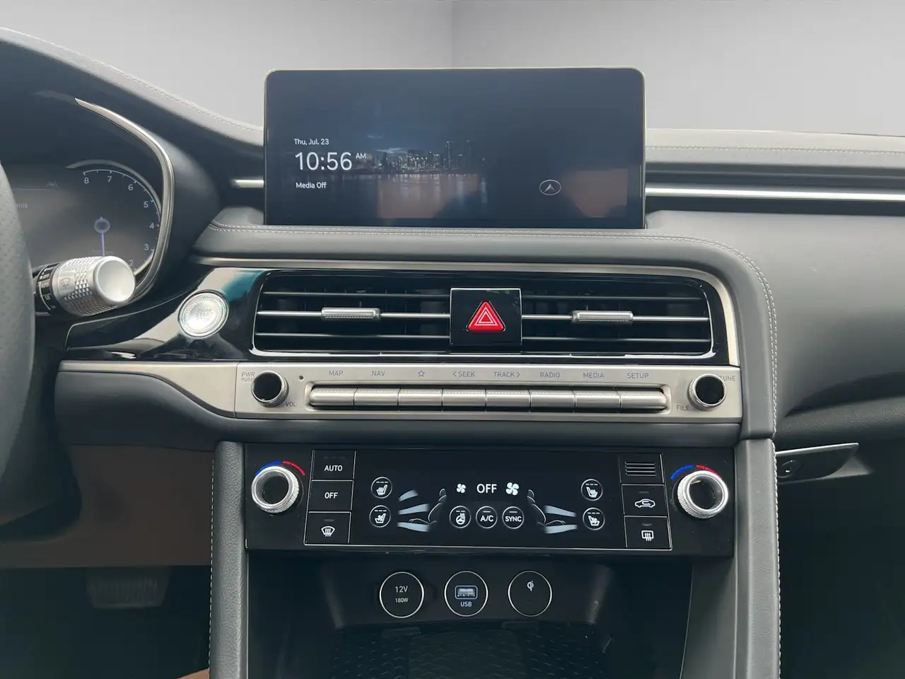 Genesis G70 снимка Genesis G70