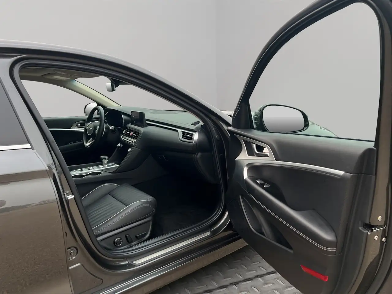 Genesis G70 снимка Genesis G70