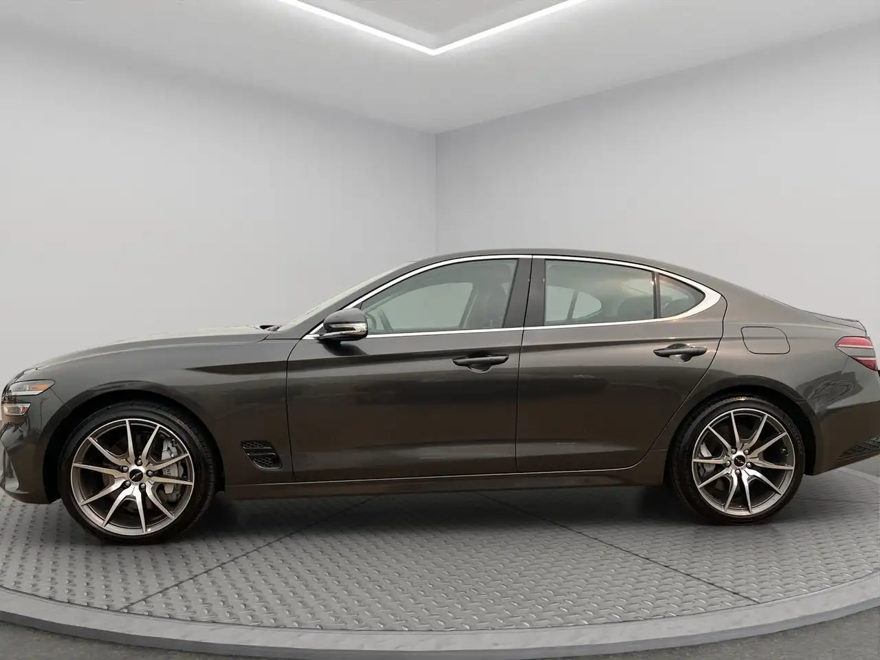 Genesis G70 снимка Genesis G70