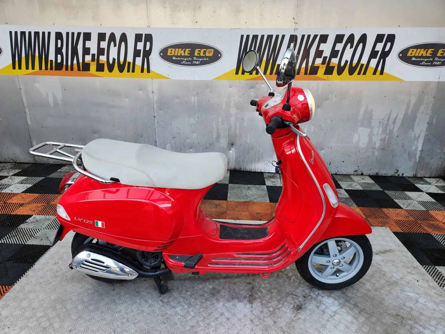 Vespa LX 125 Rojo - 1