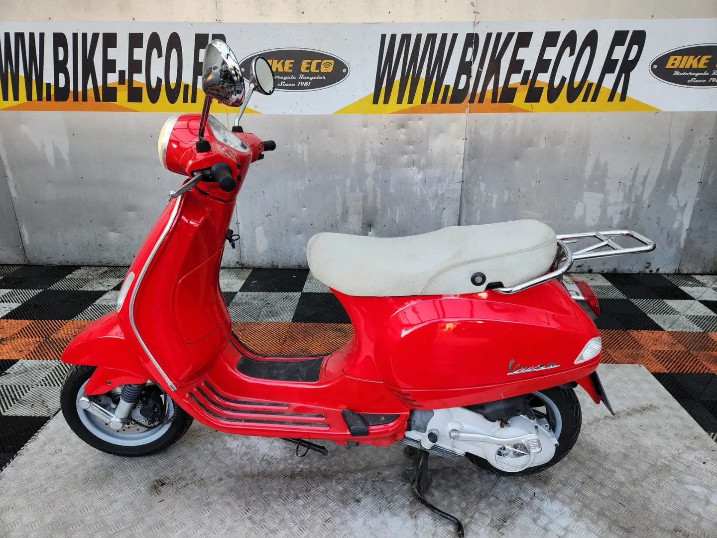 Vespa LX 125 Rojo - 2