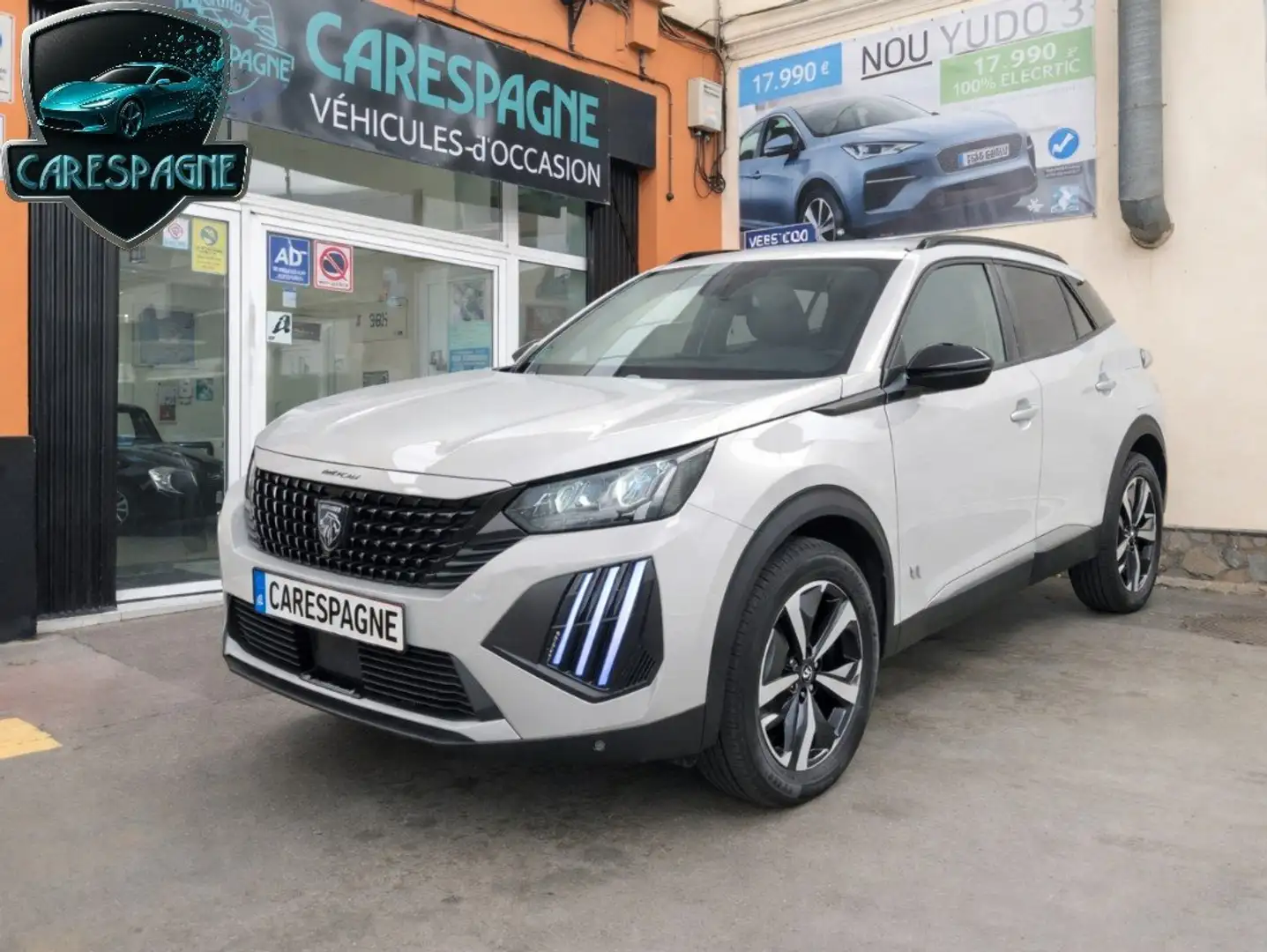 Peugeot 2008 N2008 Allure Hybrid 145 eDCS6 Grau - 2