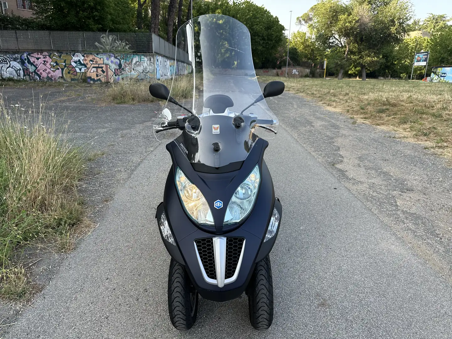 Piaggio MP3 300 LT - 1