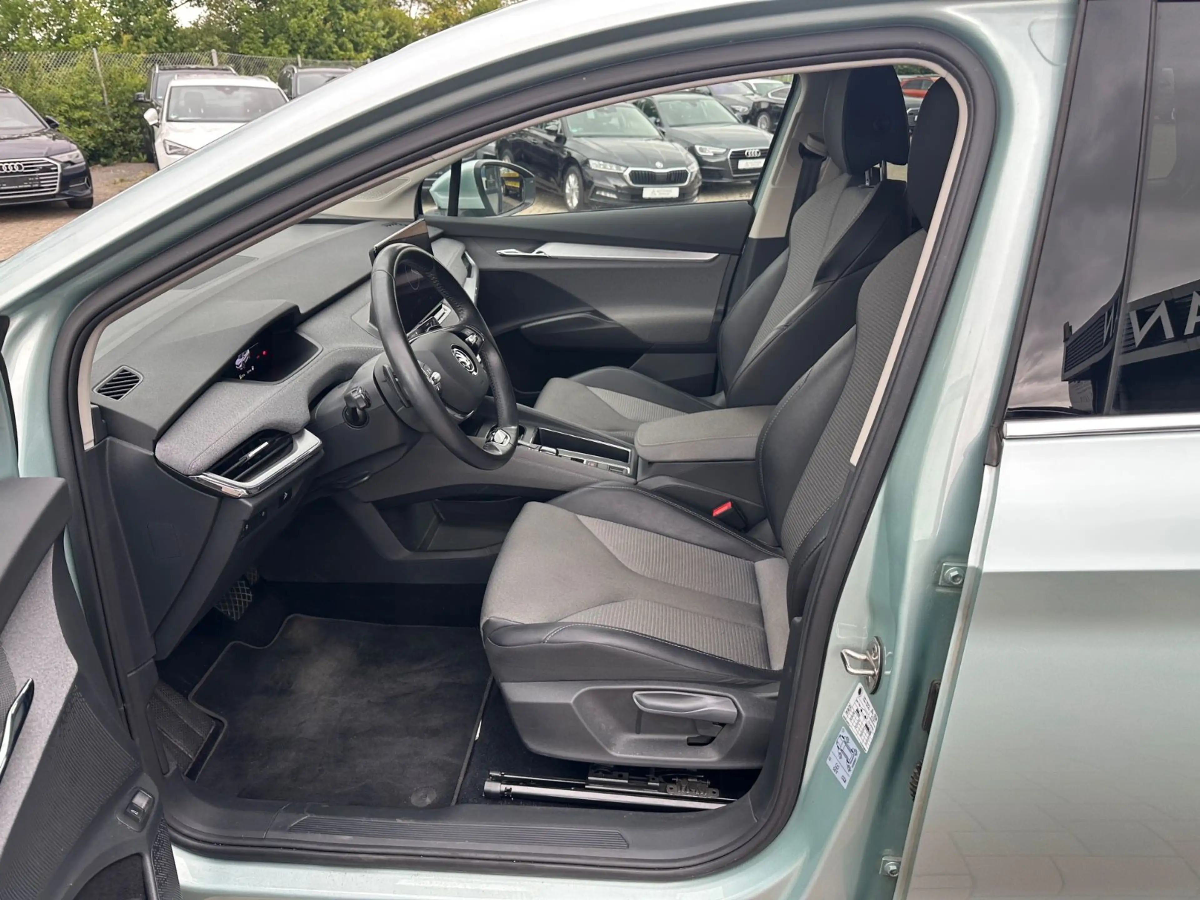 Skoda Enyaq 80 Loft*R-CAM*LED*KEYLESS*NAVI*VIRTUAL* — photo 11