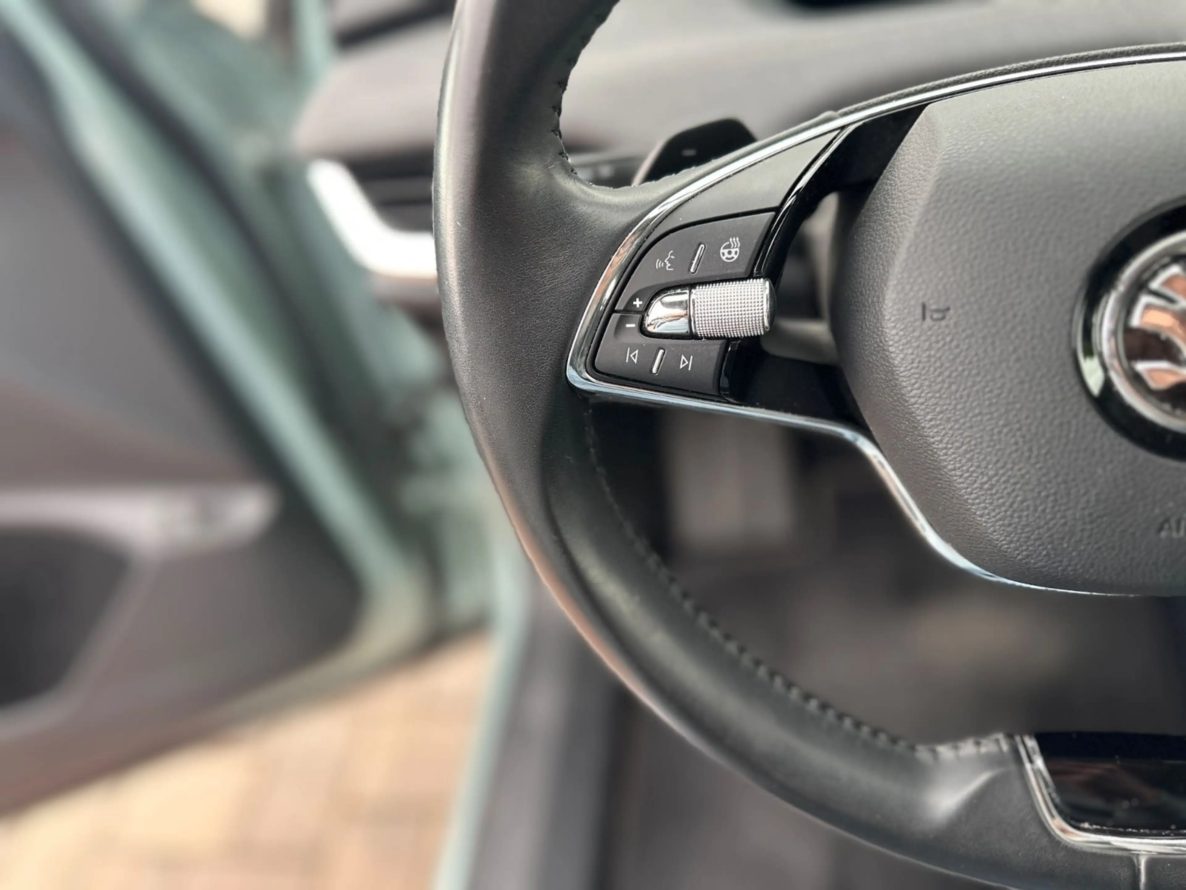 Skoda Enyaq 80 Loft*R-CAM*LED*KEYLESS*NAVI*VIRTUAL* — photo 14