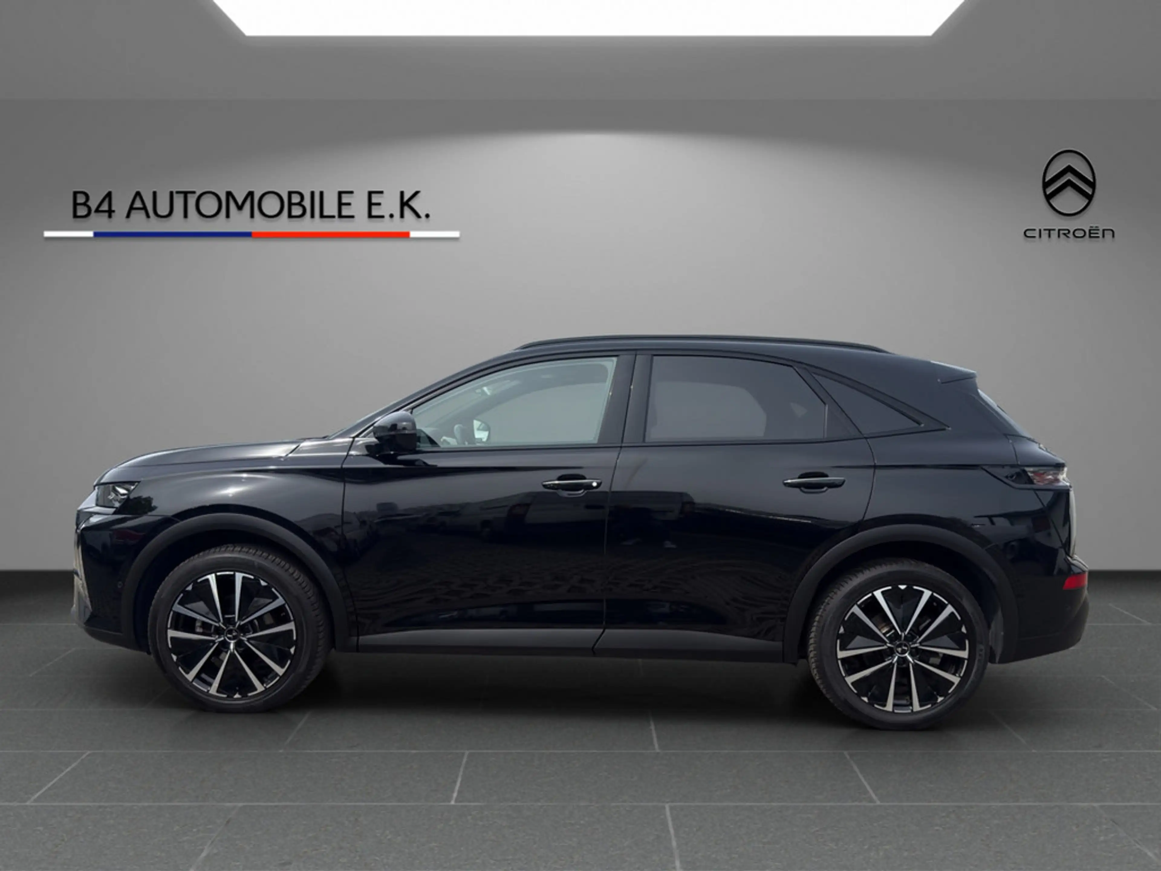 DS Automobiles DS 7 BlueHDI 130 EAT8 Étoile Opera Hellgrau — photo 8