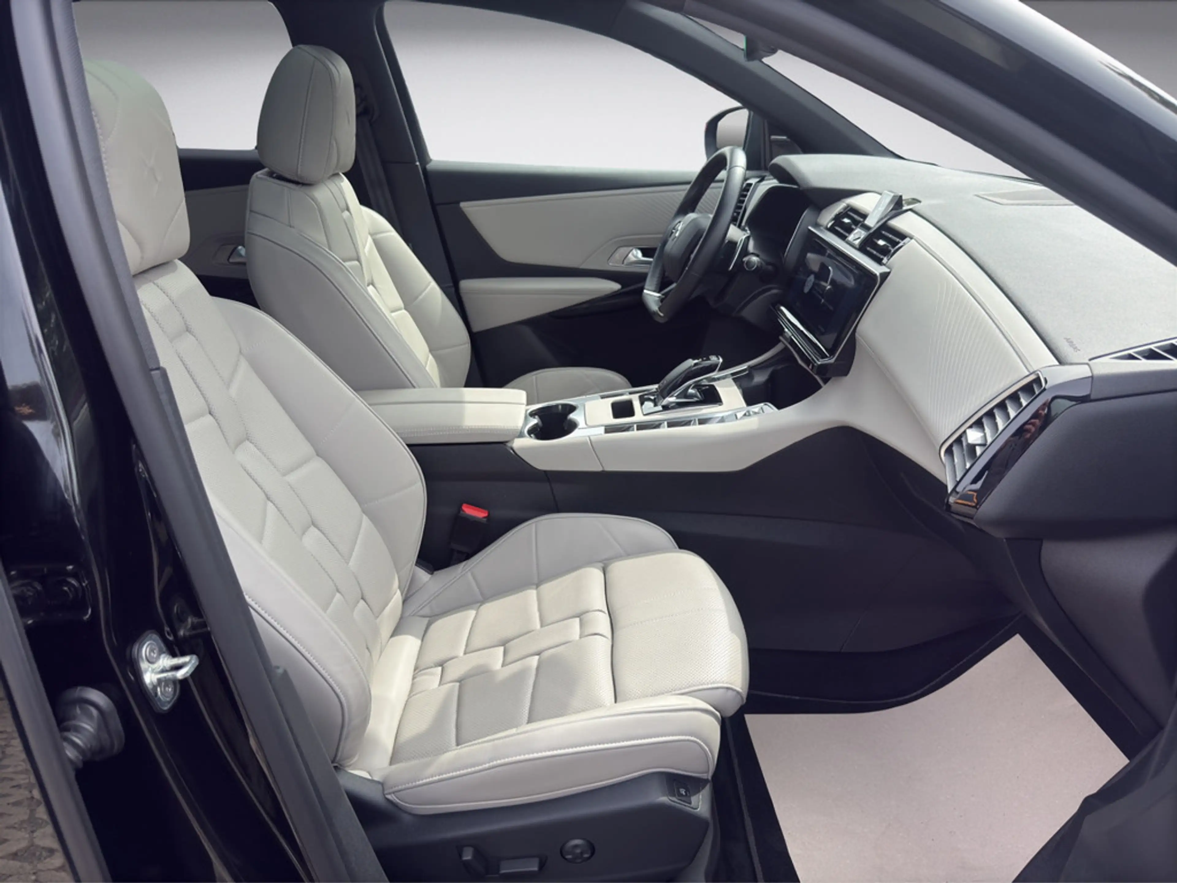 DS Automobiles DS 7 BlueHDI 130 EAT8 Étoile Opera Hellgrau — photo 14