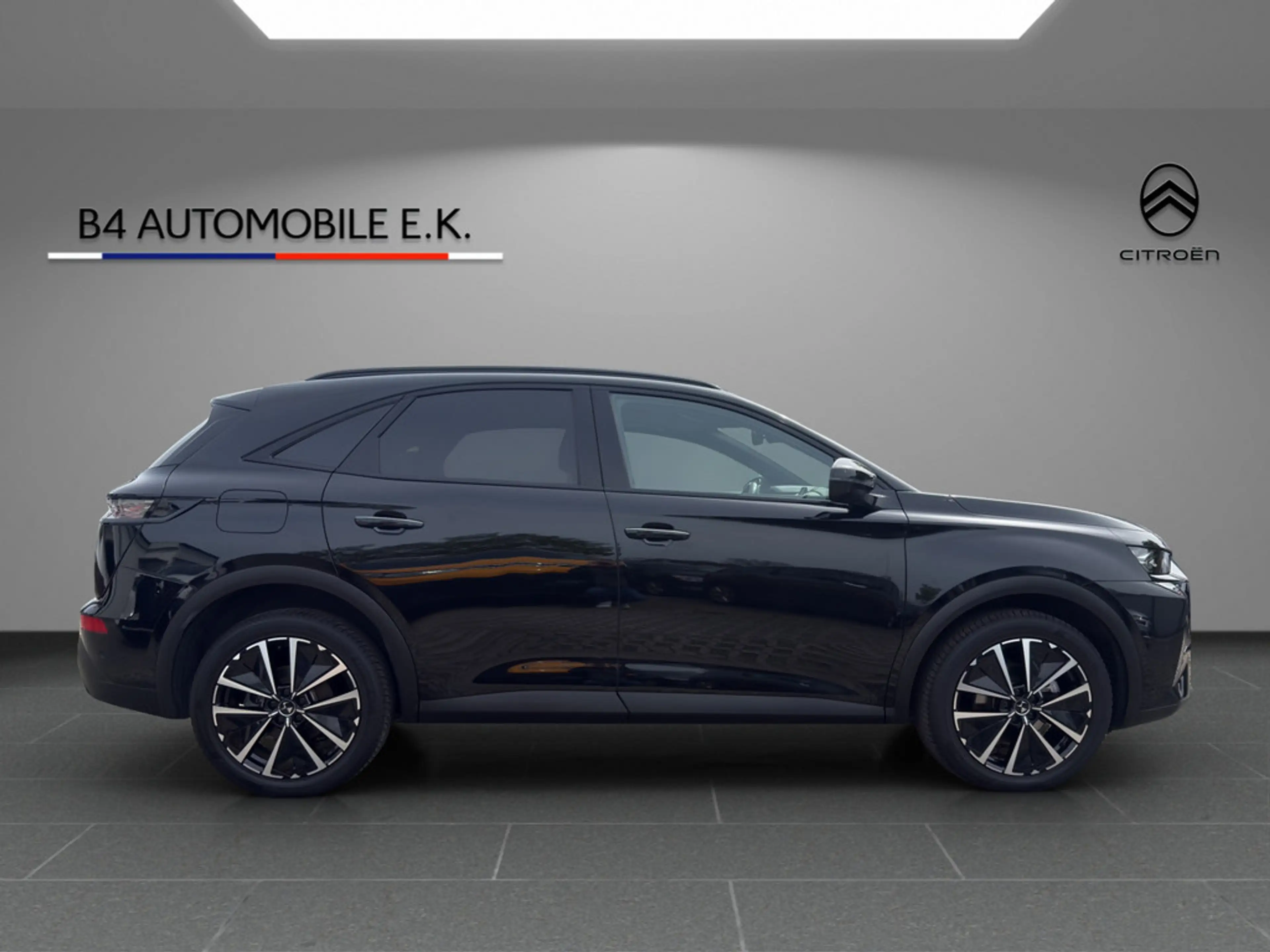 DS Automobiles DS 7 BlueHDI 130 EAT8 Étoile Opera Hellgrau — photo 4
