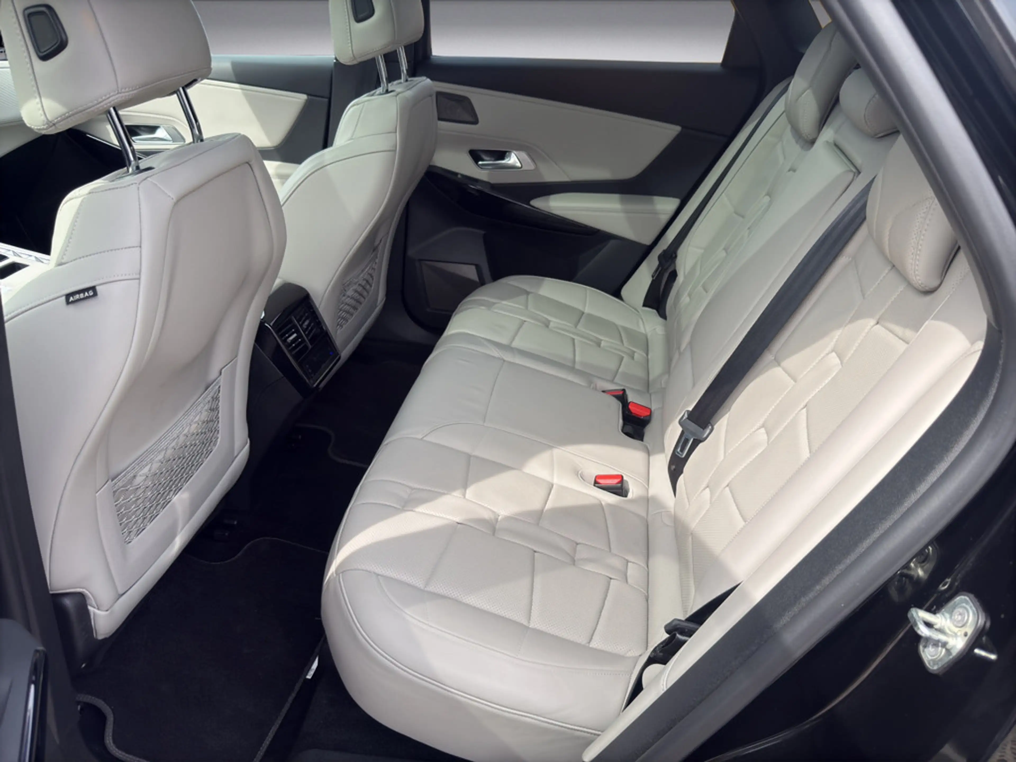 DS Automobiles DS 7 BlueHDI 130 EAT8 Étoile Opera Hellgrau — photo 11