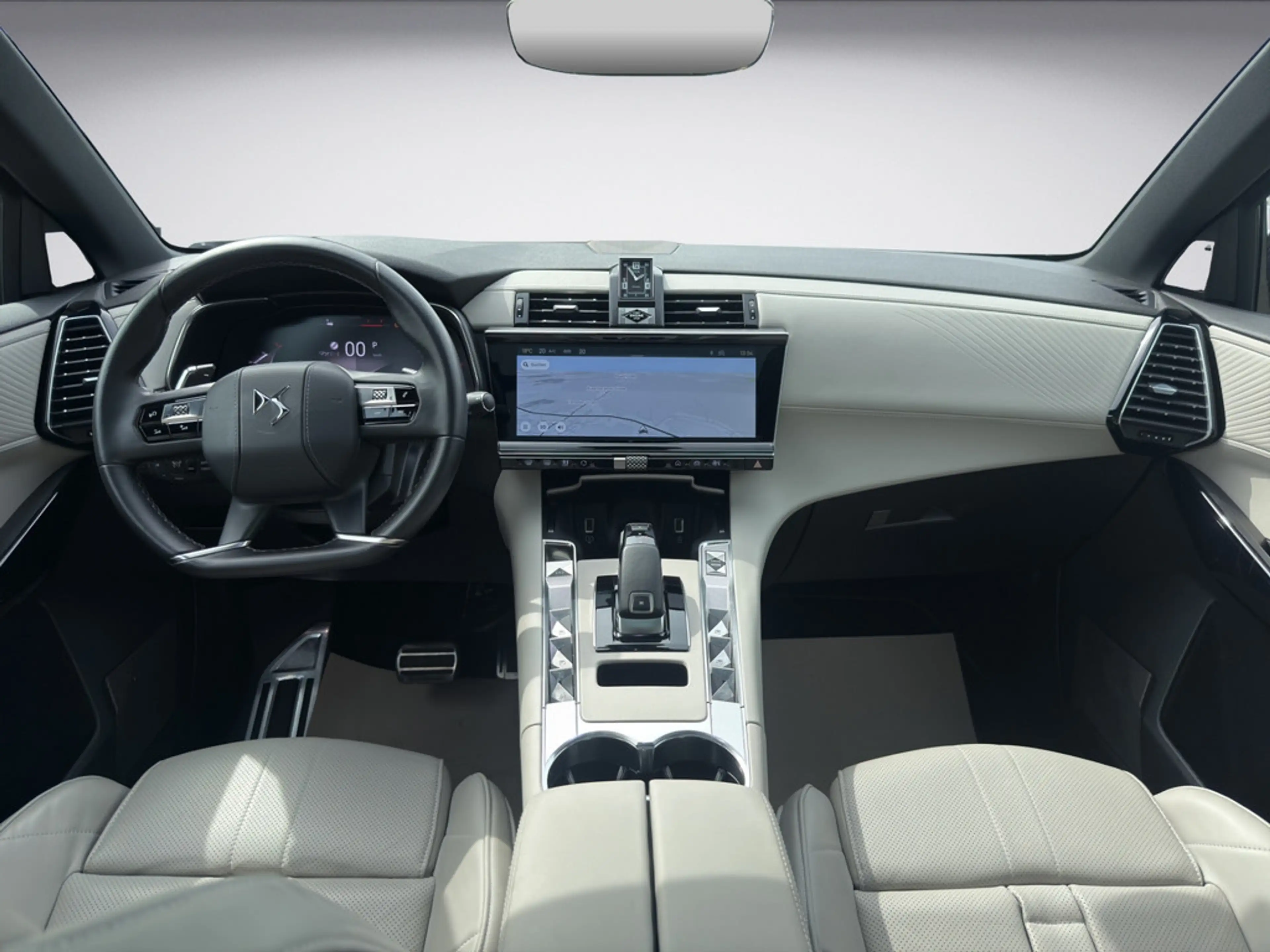 DS Automobiles DS 7 BlueHDI 130 EAT8 Étoile Opera Hellgrau — photo 12