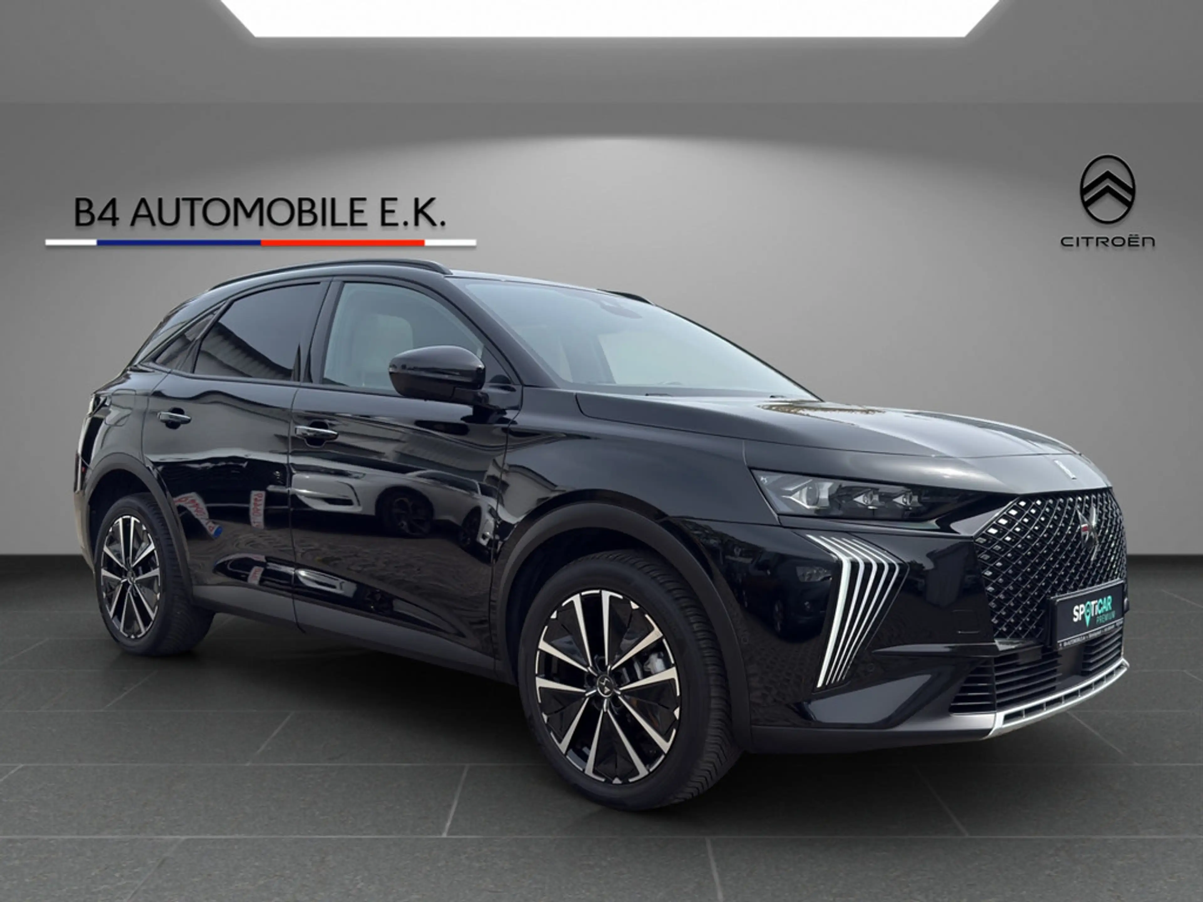 DS Automobiles DS 7 BlueHDI 130 EAT8 Étoile Opera Hellgrau — photo 3