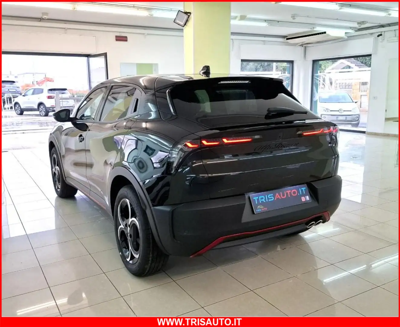 Alfa Romeo Junior 1.2T Hybrid eDCT6 Speciale NEOPATENTATI IVATA Nero - 2