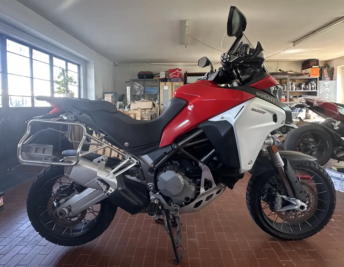 Ducati Multistrada 1200 Enduro Roşu - 2